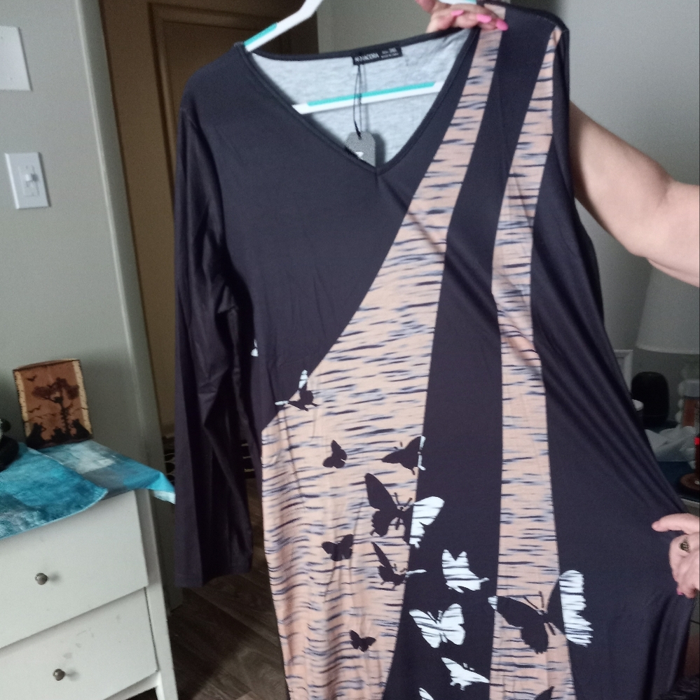 Women's Long-sleeved Butterfly Maxi Dress..so beautiful and Silky-smooth..3XL..